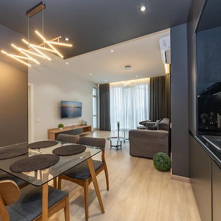 Royal Tower Residence Big Vip Apartment In Center Floor 27 Kyiv Exterior foto