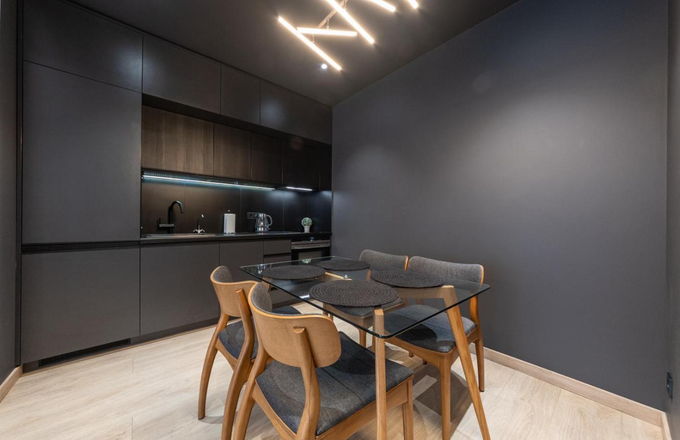 Royal Tower Residence Big Vip Apartment In Center Floor 27 Kyiv Exterior foto