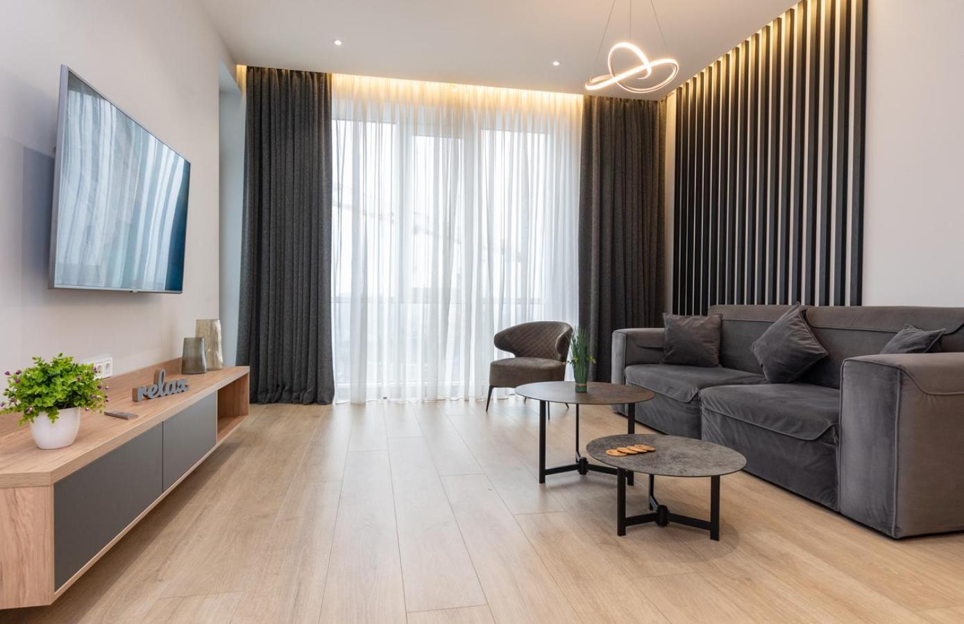 Royal Tower Residence Big Vip Apartment In Center Floor 27 Kyiv Exterior foto