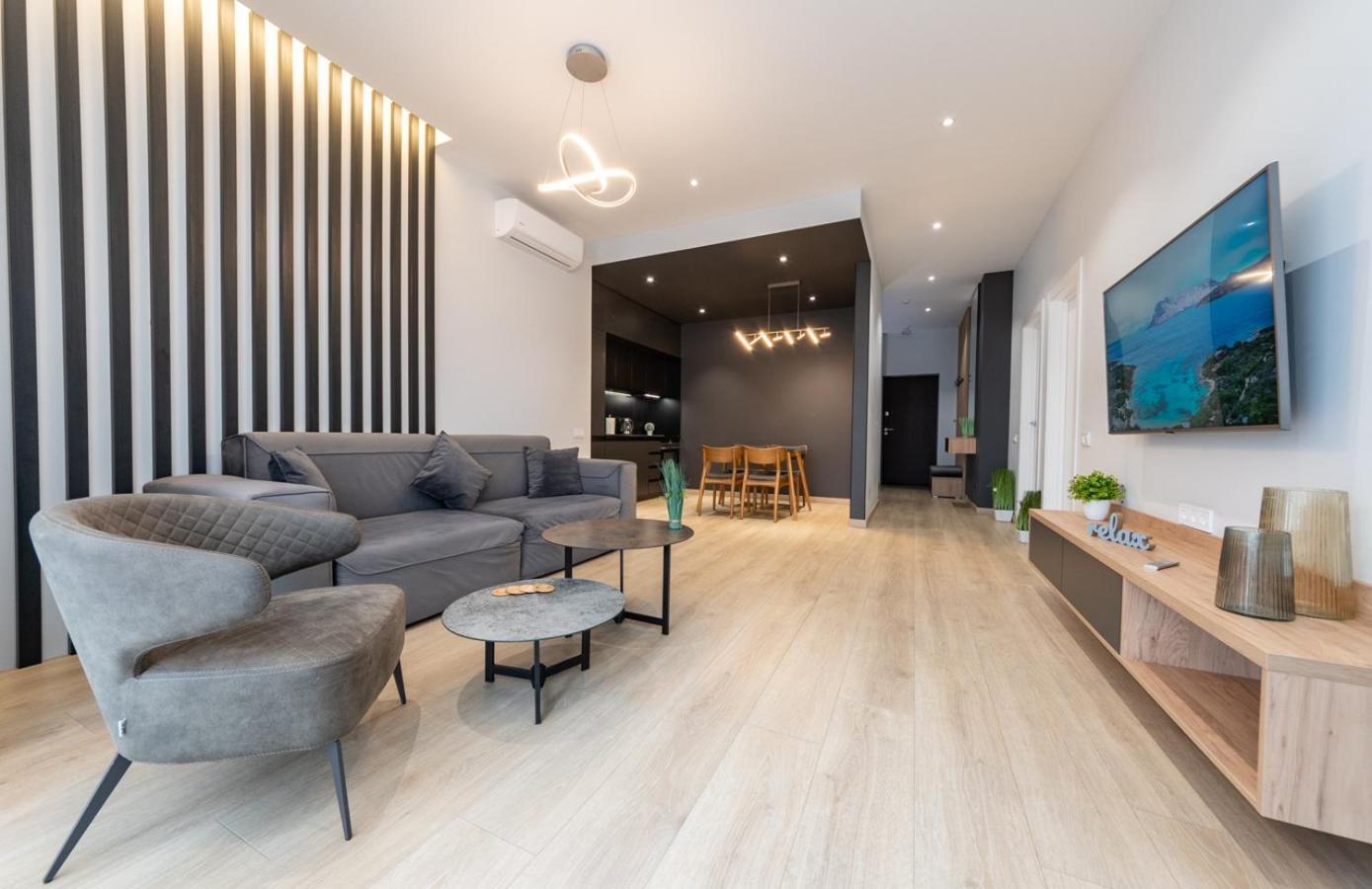 Royal Tower Residence Big Vip Apartment In Center Floor 27 Kyiv Exterior foto