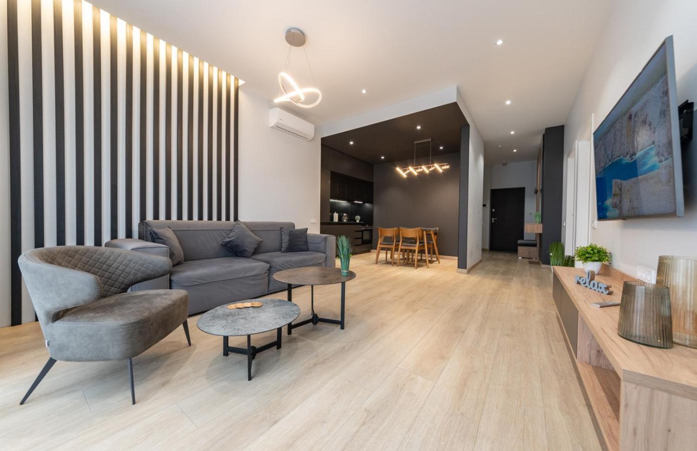 Royal Tower Residence Big Vip Apartment In Center Floor 27 Kyiv Exterior foto