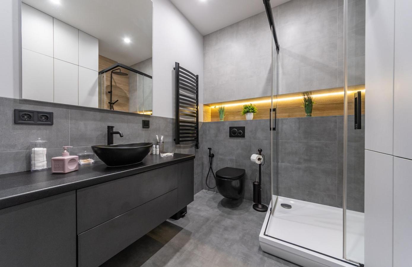 Royal Tower Residence Big Vip Apartment In Center Floor 27 Kyiv Exterior foto