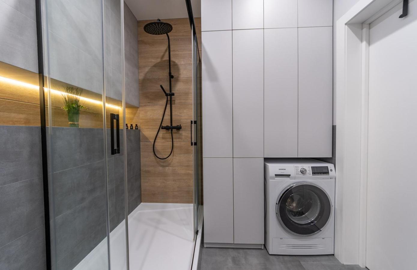 Royal Tower Residence Big Vip Apartment In Center Floor 27 Kyiv Exterior foto