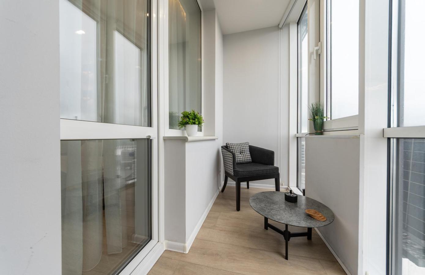 Royal Tower Residence Big Vip Apartment In Center Floor 27 Kyiv Exterior foto