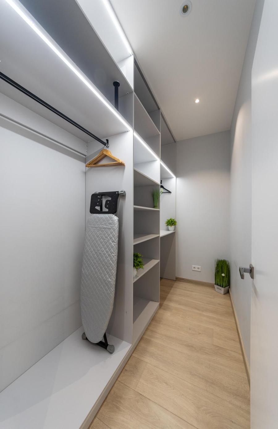 Royal Tower Residence Big Vip Apartment In Center Floor 27 Kyiv Exterior foto