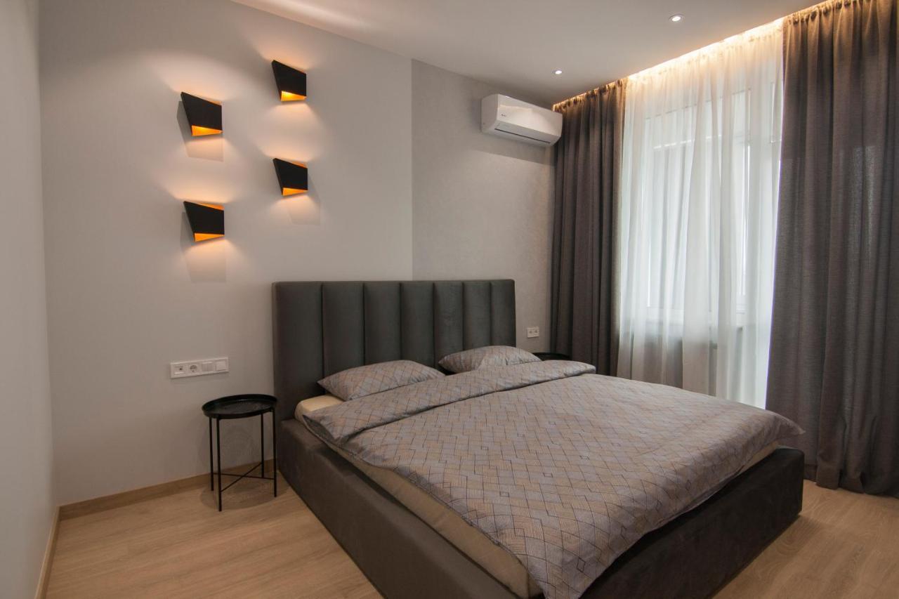 Royal Tower Residence Big Vip Apartment In Center Floor 27 Kyiv Exterior foto