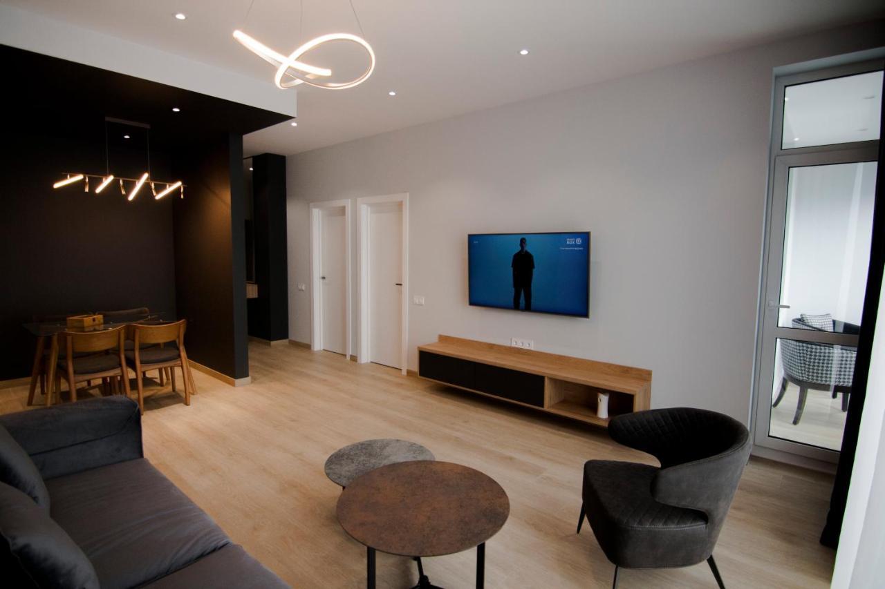Royal Tower Residence Big Vip Apartment In Center Floor 27 Kyiv Exterior foto