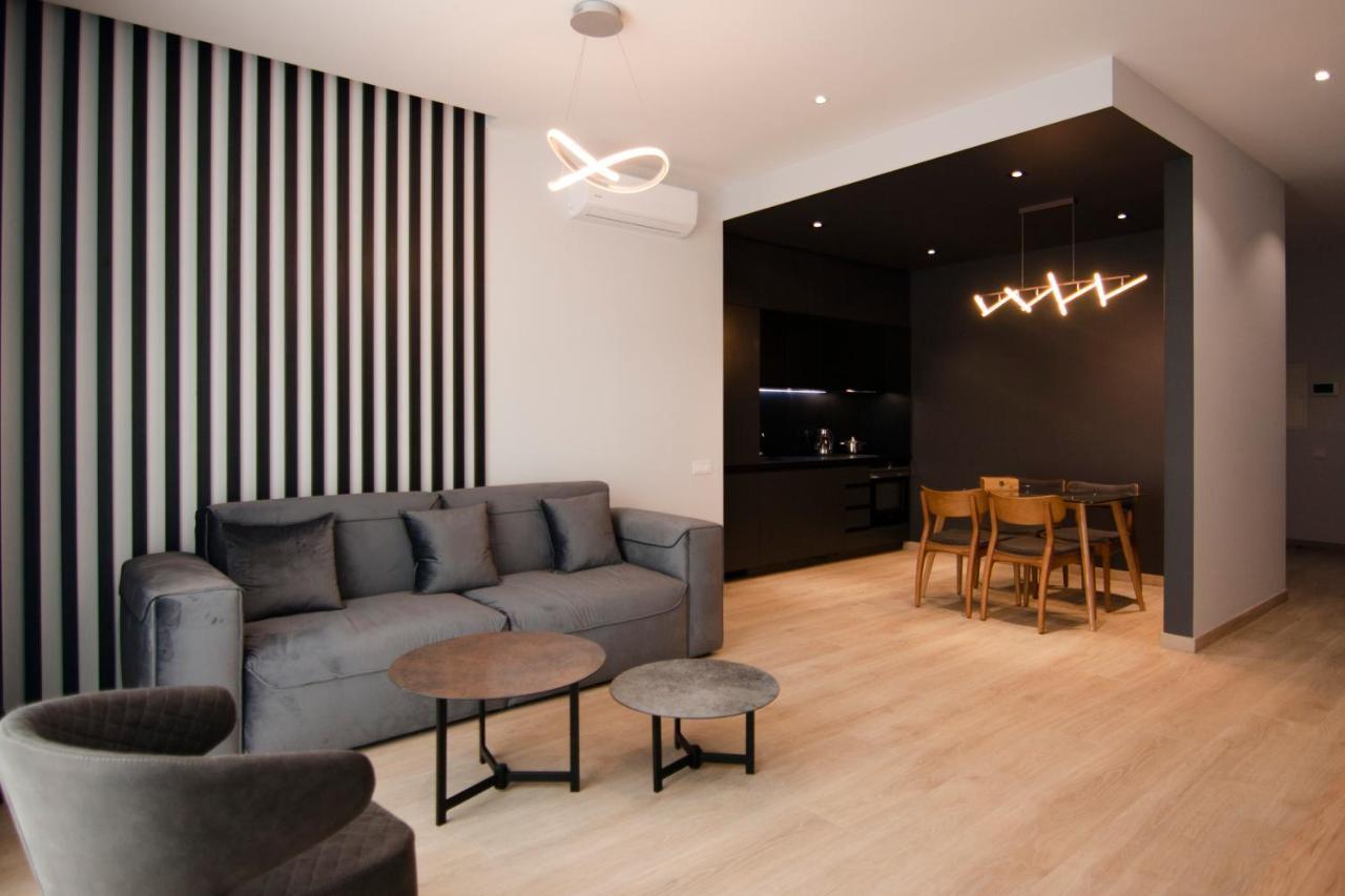 Royal Tower Residence Big Vip Apartment In Center Floor 27 Kyiv Exterior foto