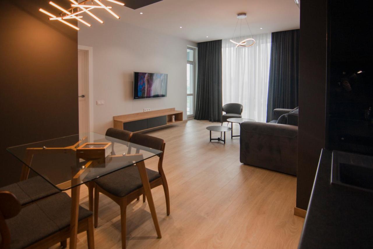 Royal Tower Residence Big Vip Apartment In Center Floor 27 Kyiv Exterior foto