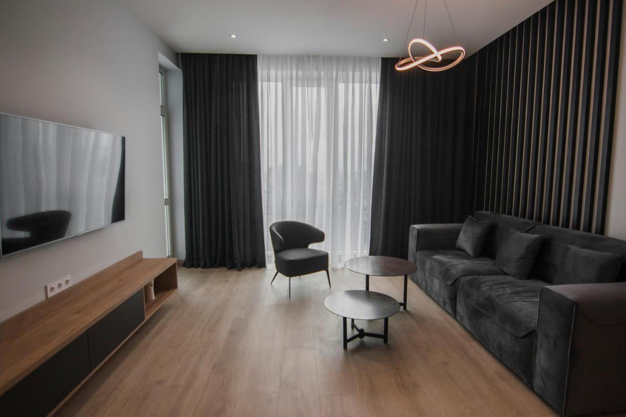 Royal Tower Residence Big Vip Apartment In Center Floor 27 Kyiv Exterior foto