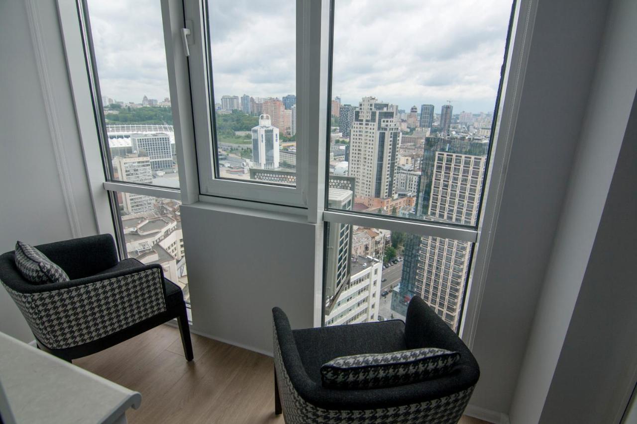 Royal Tower Residence Big Vip Apartment In Center Floor 27 Kyiv Exterior foto